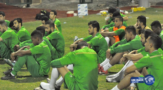 رئيس نجران ينقل رسالة الأمير جلوي بن عبد العزيز للاعبين