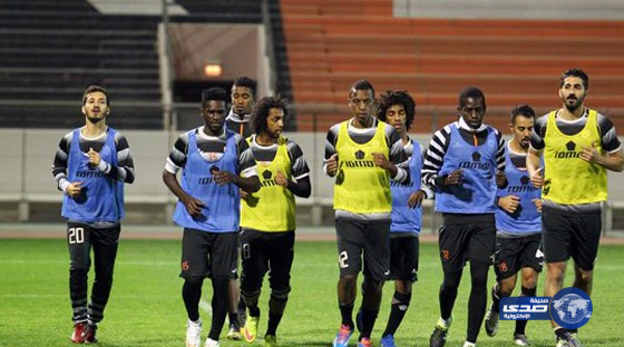 الشباب يستأنف تدريباته