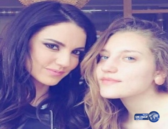 درة التونسيه وأختها ..