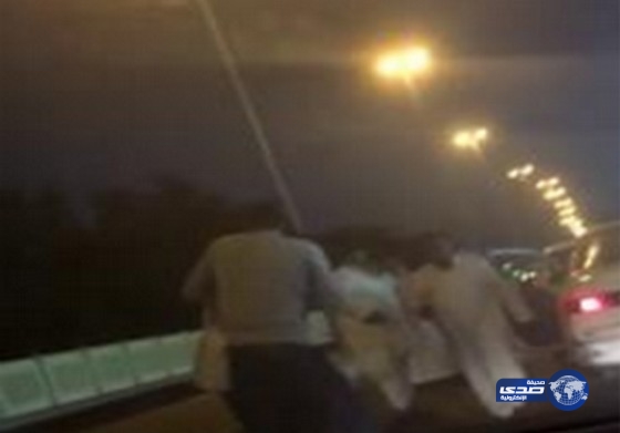 اعتداء شاب على سائق سيارة أجرة في جدة
