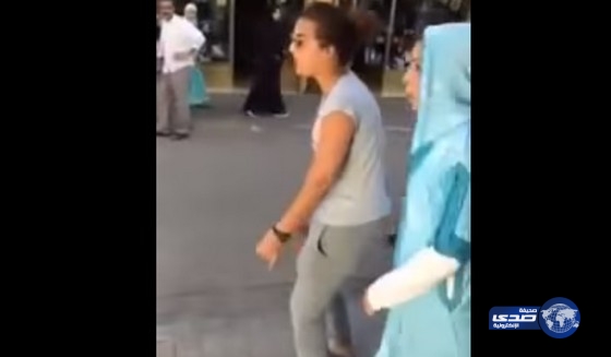 بالفيديو.. 2 مليون مشاهدة لمشاجرة بين فتاة وملتحي بسبب ملابسها