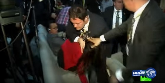 بالفيديو.. لحظات اعتداء حرس أردوغان على 3 ناشطات فى الأكوادور