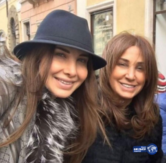 نانسي عجرم مع أمها..