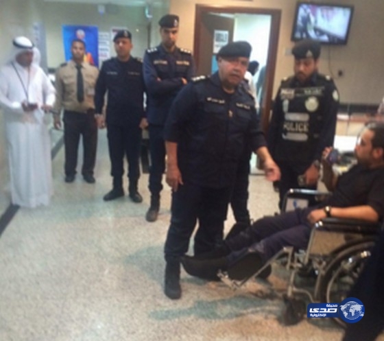 بالفيديو.. وفاة شرطي وإصابة 4 آخرين في حادث دهس على شارع الخليج