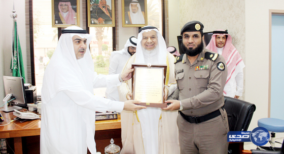 خيركم تزور المرضى وتقدم لهم الهدايا عبر ( فهو يشفين)