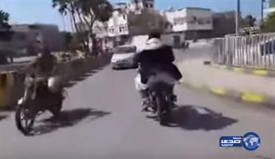 بالفيديو.. هروب القيادي محمد علي الحوثي على متن «دراجة نارية»