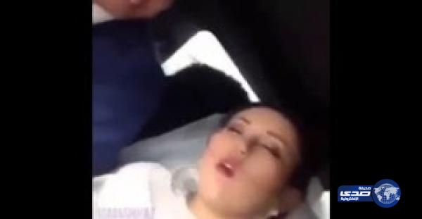 بالفيديو.. عروس تدخل في نوم عميق أثناء زفافها بالسيارة