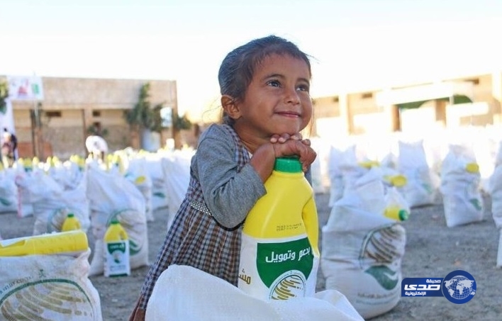 مركز الملك سلمان للإغاثة يوزع «4000» سلة غذائية في تعز