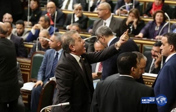 نواب &#8220;مصر&#8221;يعلقون حضور الجلسات احتجاجاً على انحياز رئيس البرلمان لكتلة السيسي