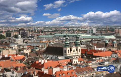 مراهقة” نمساوية ” تقاضي والديها بسبب نشر500 صورة لهاعلى “فيسبوك”