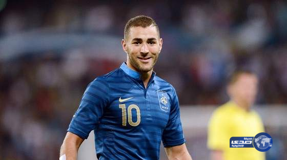 الشهر المقبل موعداً لحسم موقف بنزيمة مع المنتخب