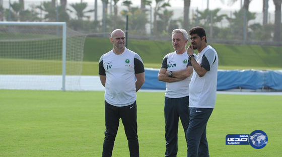 فان مارفيك يجتمع بلاعبي المنتخب