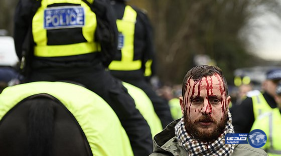 اشتباكات دامية بين الشرطة والجماهير قبل ديربي توتنهام وارسنال