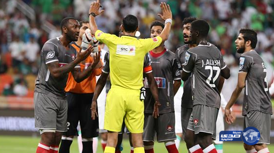 الرائد يوافق على طلب الأهلي حول تكليف حكم أجنبي