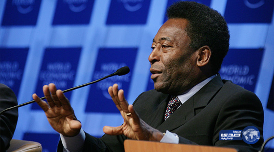 بيليه يعرض كؤوسه و ميدالياته للبيع في مزاد