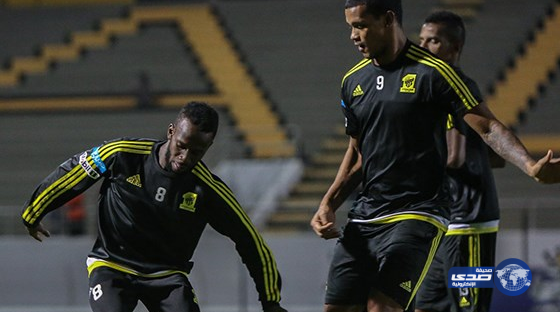 العقوبة تنتظر ثلاثي الاتحاد بعد تغيبهم عن التدريبات