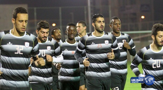 الشباب يلاحق مغردين شككوا في ولاء لاعبين بالفريق