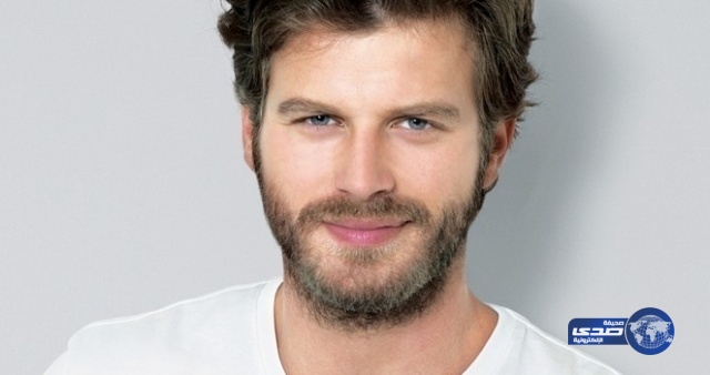 مهند يصرخ في وجوه الصحافيين.. بسبب سؤال إستفزه!