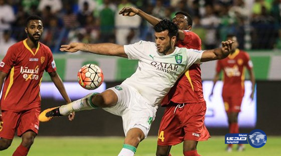 سيدة أعمال تسلم لاعبي الأهلي مكافآت القادسية مضاعفة 3 مرات