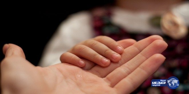 أم فرنسية تصنع لابنتها الصغيرة قبراً وردياً (صورة)