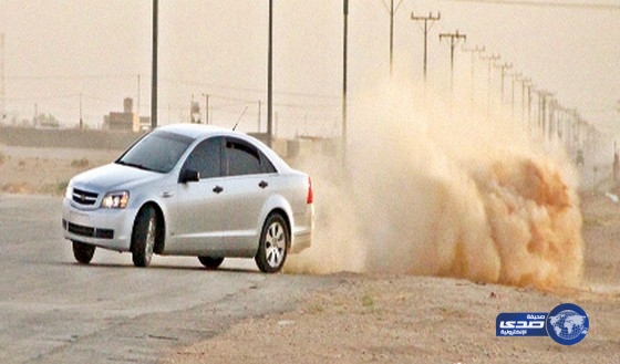 إصابة مفحط اصطدم بجدار مدرسة في تنومة