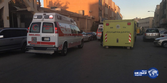 بالصور:مصرع وإصابة 2 في انهيار منزل