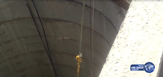 بالفيديو: أهالي محافظة النماص يناشدون الجهات المعنية بالاسراع في اقفال فوهة احد الابيار الموجودة بالمنطقة