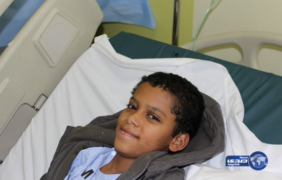 مستشفى الخميس للولادة والأطفال يجري عمليتين نادرتين لفك التصاق الأمعاء