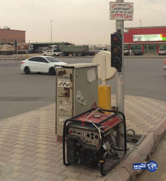 إشارة مرور بنسيم الرياض تشتغل بـ( ماطور)