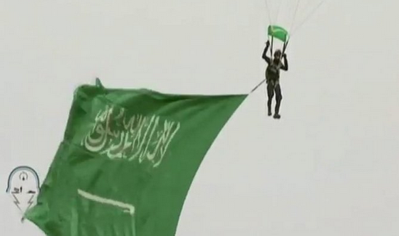 بالصور: خادم الحرمين يرعى العرض العسكري لقوات «رعد الشمال»