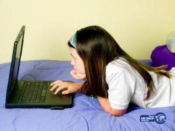 تظاهر بأنه صديقها ليحصل على صورها العارية