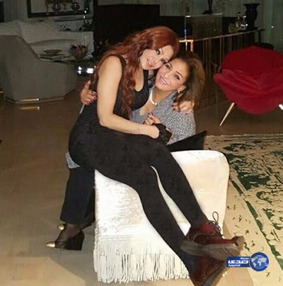 هيفاء وهبي حتى في عيد الأم تخرج عن (….)