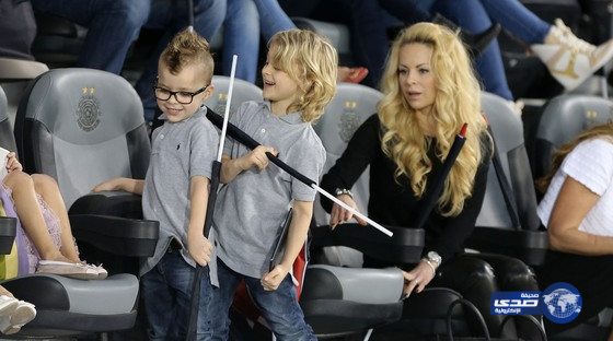 زوجة إبراهيموفيتش تعيده إلى ميلان