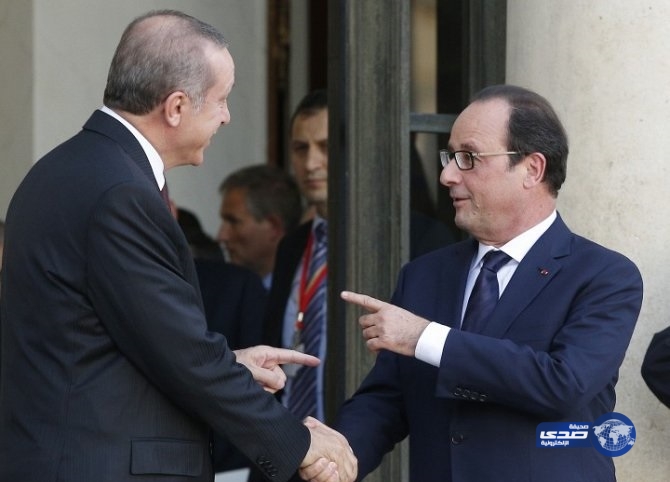 هولاند يرفض تقديم تنازلات لتركيا سواء حول حقوق الإنسان أو التأشيرات