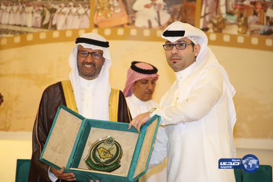 بالصور.. الجنادرية تكرم الإعلاميين في “حفل بديع”