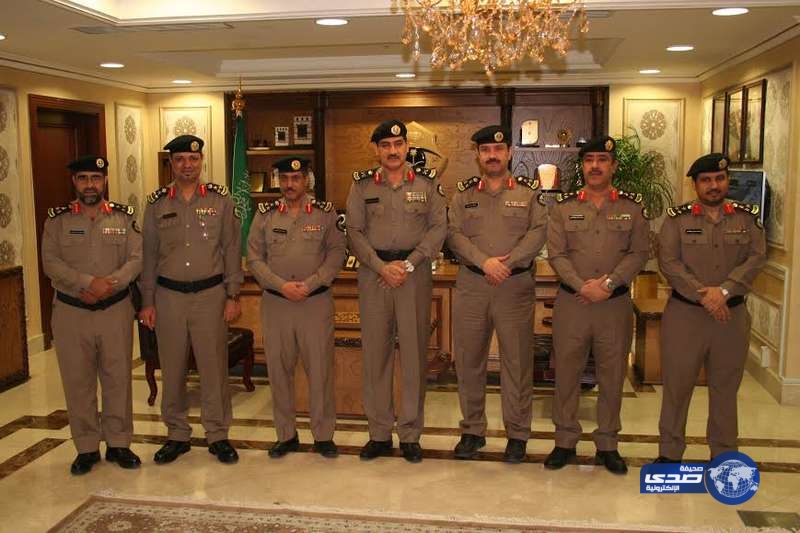 “العدواني” يقلد 4 ضباط بشرطة جدة رتبة عميد
