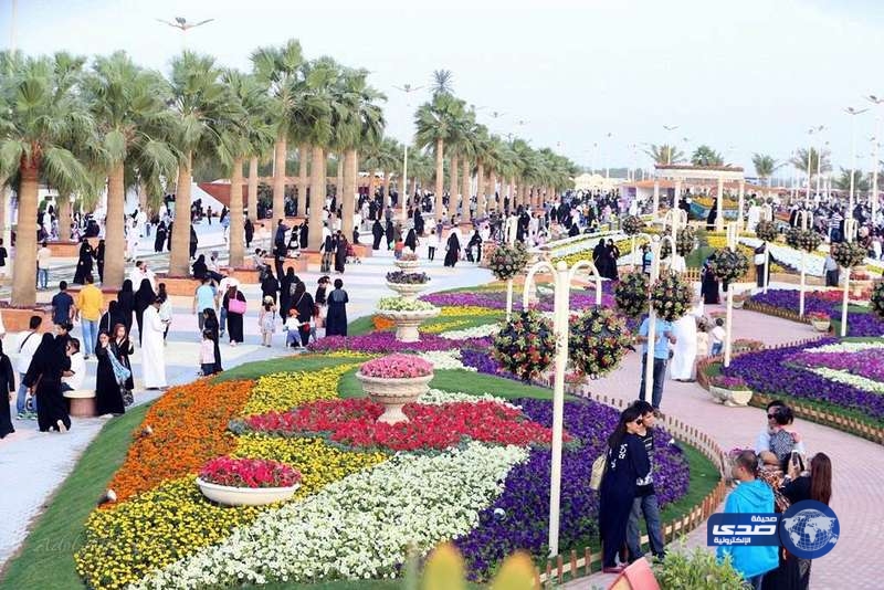 مهرجان الزهور بينبع يشهد إقبالاً غير مسبوق بإجازة الربيع