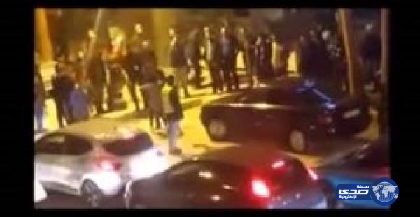 بالفيديو.. «مغربية» تحطم سيارة زوجها بعد ضبطه مع فتاة