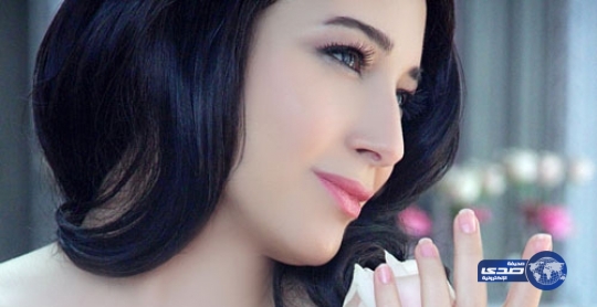 بالفيديو.. «ساندي» تنهار من البكاء: «اعتزلت خوفًا من الفضيحة»