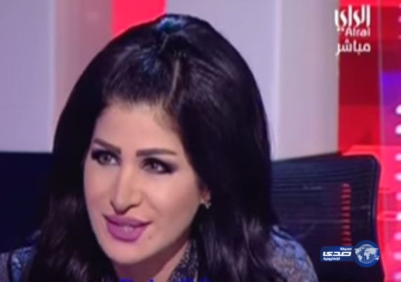 بالفيديو.. مذيعة قناة الراي تبكي على الهواء أثناء حوارها مع الشيخة بيبي اليوسف