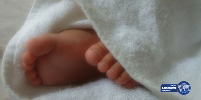 بالفيديو.. جثة رضيع مقطّعة في مكبّ نفايات