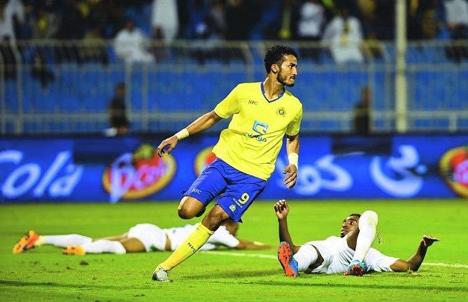 النصر يعاقب هزازي !