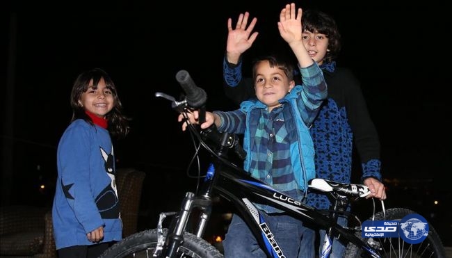 أردوغان يهدي دراجة هوائية لطفلٍ سوري ضربه بائع تركي