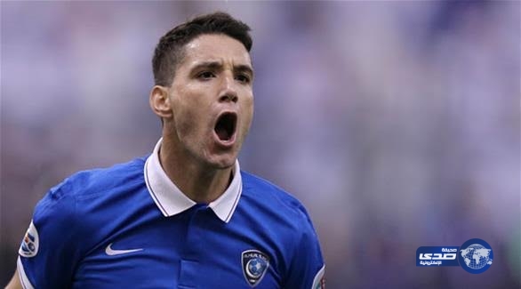 هلالي سابق يهاجم مدرب منتخب بلاده !