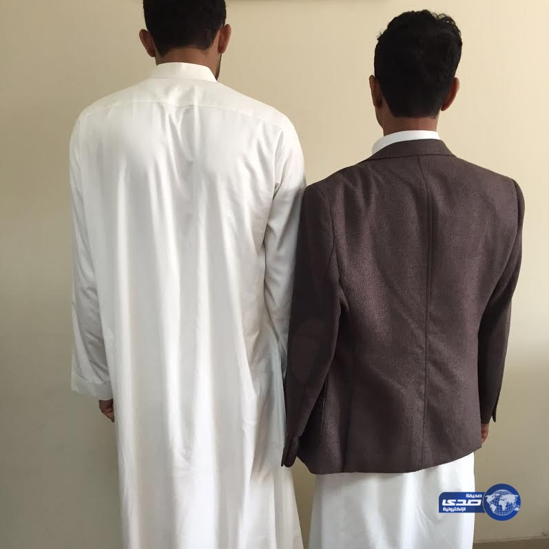 القبض على سارقين سرقا جوالات بأكثر ربع مليون (صور)