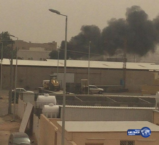 “مدني عفيف” يسيطر على حريق بإحدى الورش الصناعية