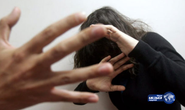 مطلقة تجبر ابنتيها القاصرتين على العمل في الرذيلة