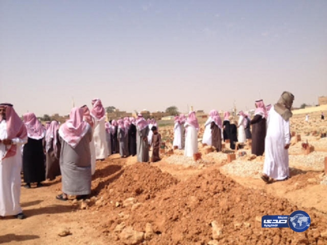 أهالي رفحاء يشيعون فايد الشمري ضحية مالك الإبل