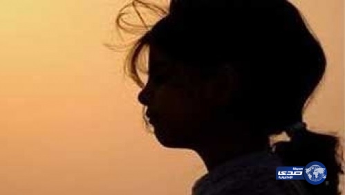 جدة طفلة لأمها تعنفها وتحرِّض على تهشيم رأسها