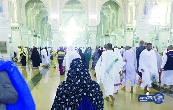 رئاسة شؤون الحرمين الشريفين تخصص رخام “ذهبي اللون” لمسارات المشاة والمداخل